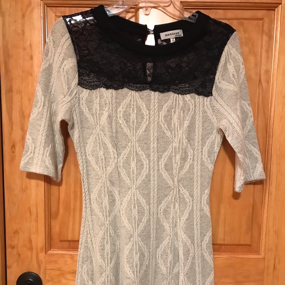 Beautiful dress size large fits like medium